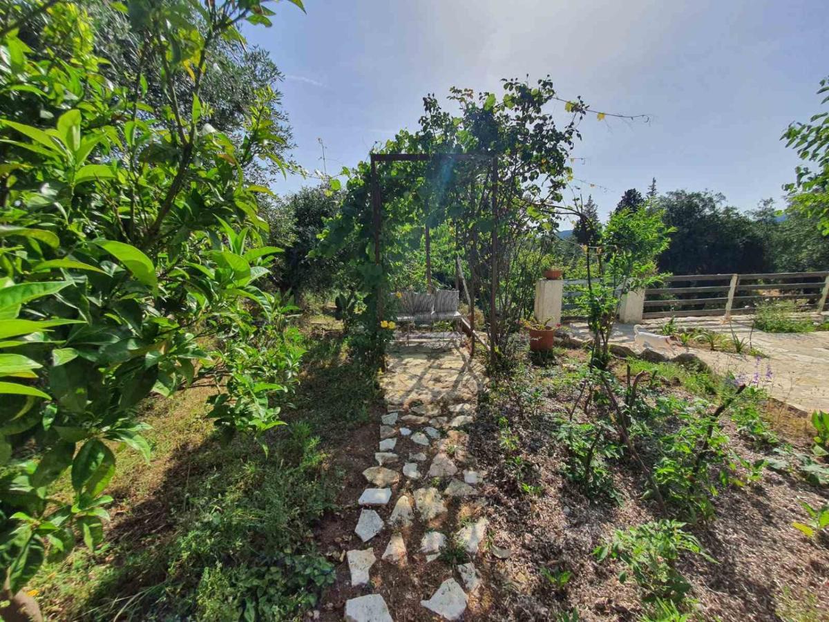 Filoxenia - The Place Of Experience Himare Exterior photo